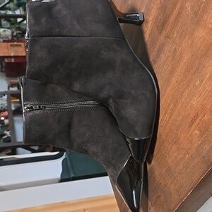 Anne Klein Elegant Black Ankle Boots EUC Womens Size 6.5